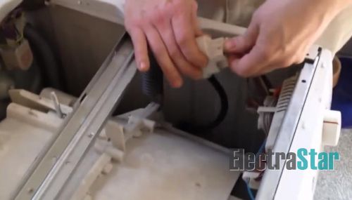 Демонтаж заливного клапана стиральной машины Bosch