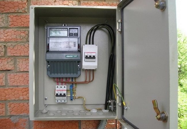 Щиток для автоматов – назначение, конструкция, выбор и установка